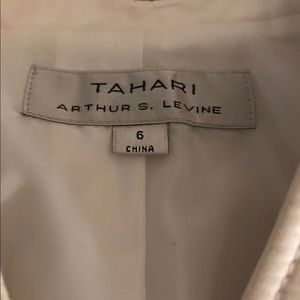 Tahari white zip up blazer